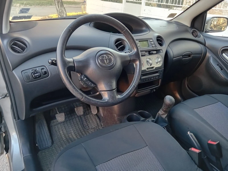 Toyota Yaris, снимка 8 - Автомобили и джипове - 48177347