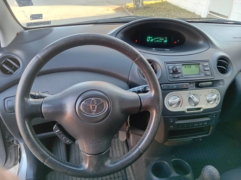 Toyota Yaris, снимка 6 - Автомобили и джипове - 48177347