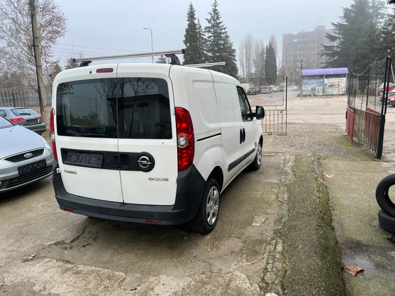 Opel Combo 1.3.90кс, снимка 3 - Автомобили и джипове - 48444049