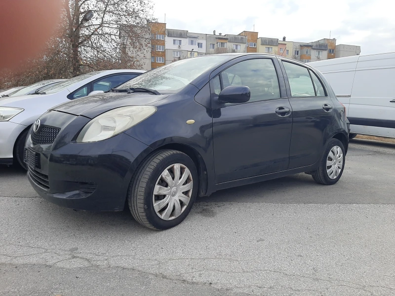 Toyota Yaris 1, 0 бензин, снимка 1 - Автомобили и джипове - 48812219