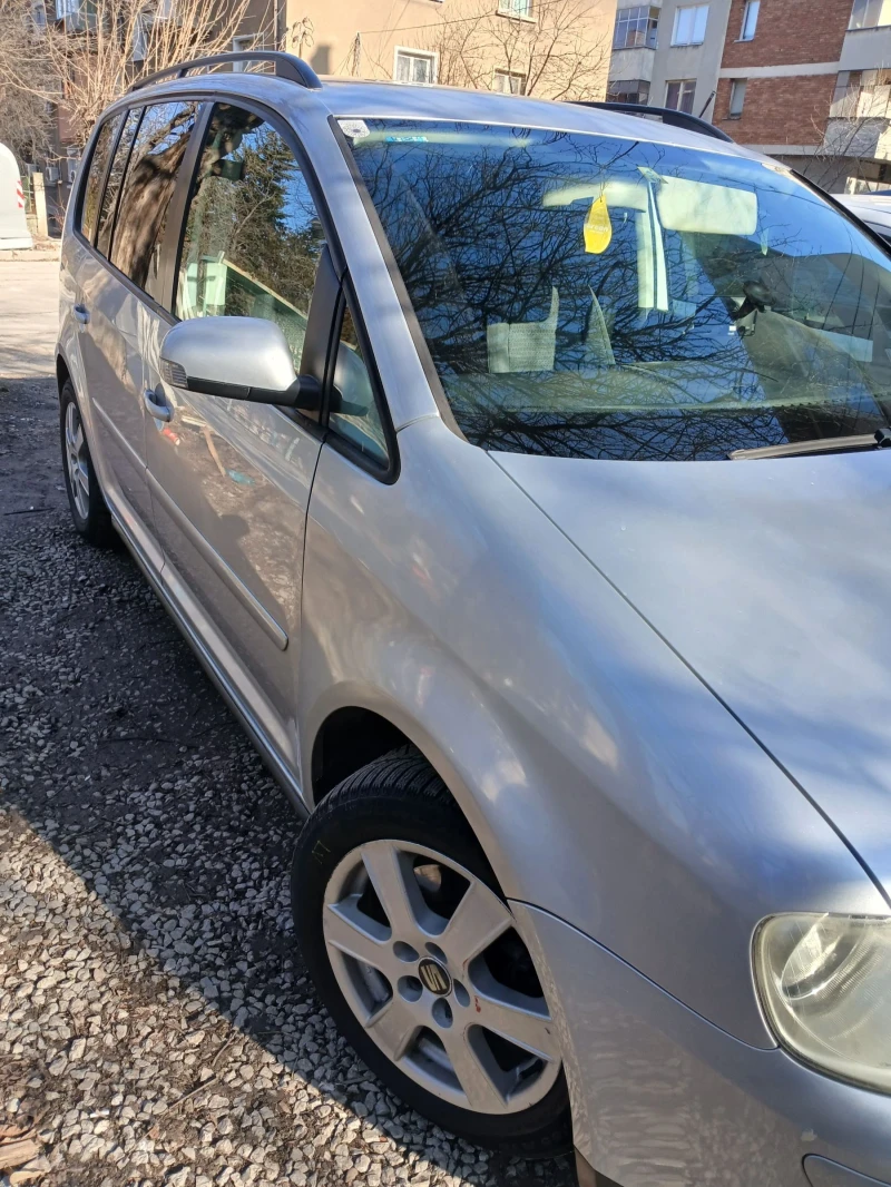 VW Touran, снимка 6 - Автомобили и джипове - 48834217