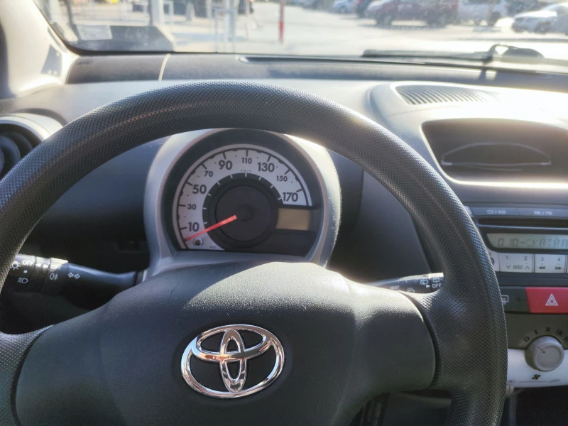 Toyota Aygo, снимка 9 - Автомобили и джипове - 48867332