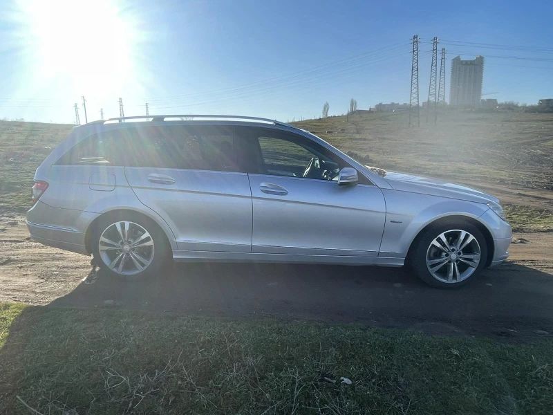 Mercedes-Benz C 220, снимка 3 - Автомобили и джипове - 49024193