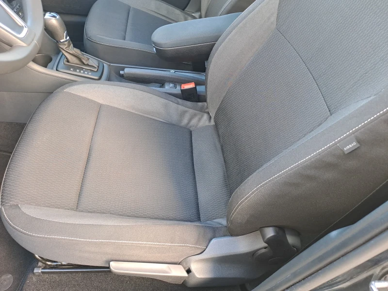 Skoda Rapid 1, 6 TDI автоматик, снимка 12 - Автомобили и джипове - 51484818