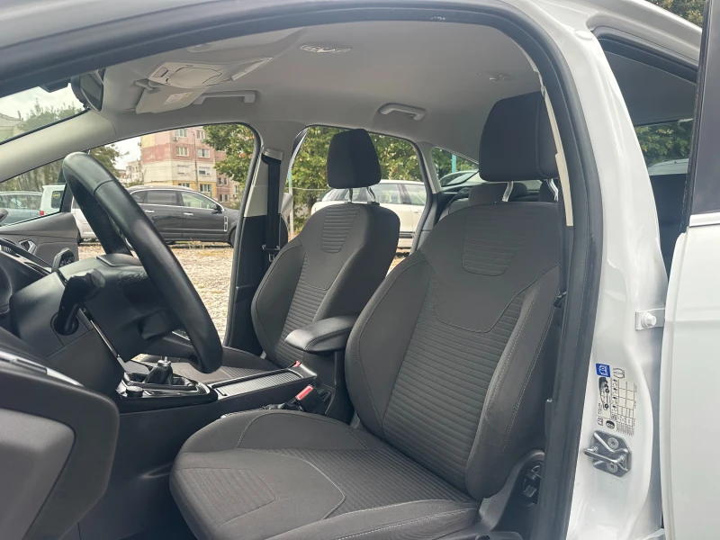 Ford Focus 1.5TDCI 120kc ST-LINE, снимка 9 - Автомобили и джипове - 51943931