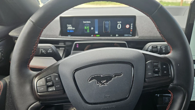 Ford Mustang Mach-E AWD, снимка 15 - Автомобили и джипове - 52679293