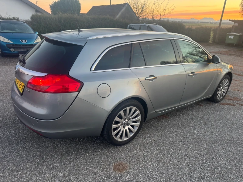 Opel Insignia 2.0 Automat, снимка 4 - Автомобили и джипове - 52754891
