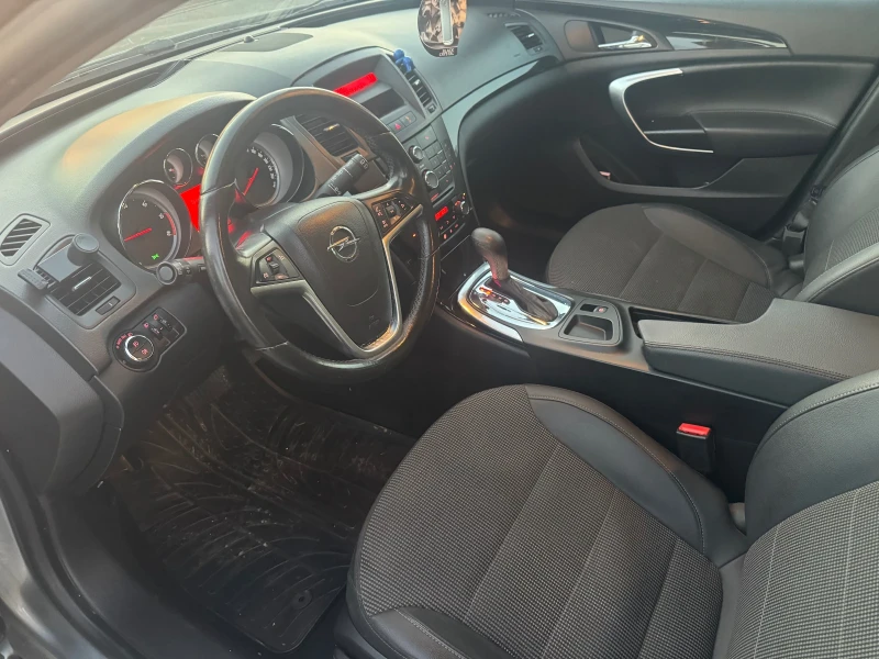 Opel Insignia 2.0 Automat, снимка 16 - Автомобили и джипове - 52754891
