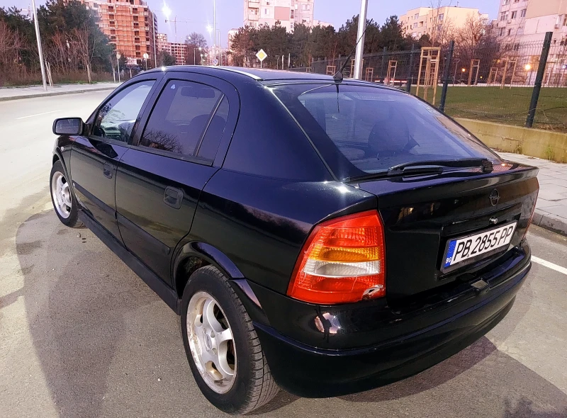 Opel Astra 1.6, снимка 9 - Автомобили и джипове - 52832546