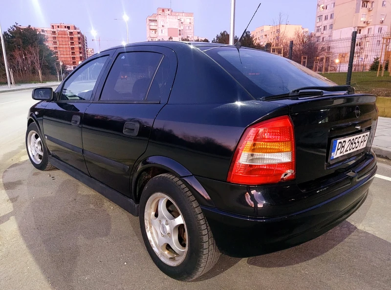 Opel Astra 1.6, снимка 10 - Автомобили и джипове - 52832546