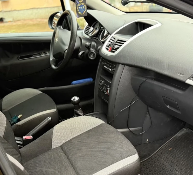 Peugeot 207 1.4 SW, снимка 3 - Автомобили и джипове - 53060914