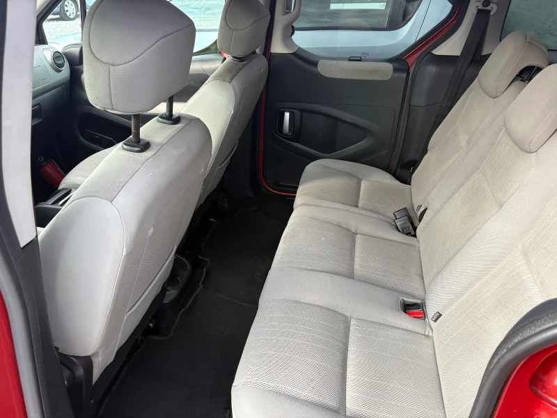 Peugeot Partner 1.6 HDI 110 Ps, снимка 10 - Автомобили и джипове - 53087172