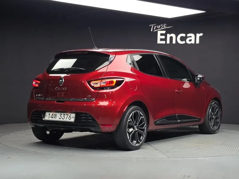 Renault Samsung Clio Intense, снимка 2 - Автомобили и джипове - 55652345