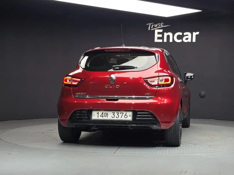 Renault Samsung Clio Intense, снимка 4 - Автомобили и джипове - 55652345