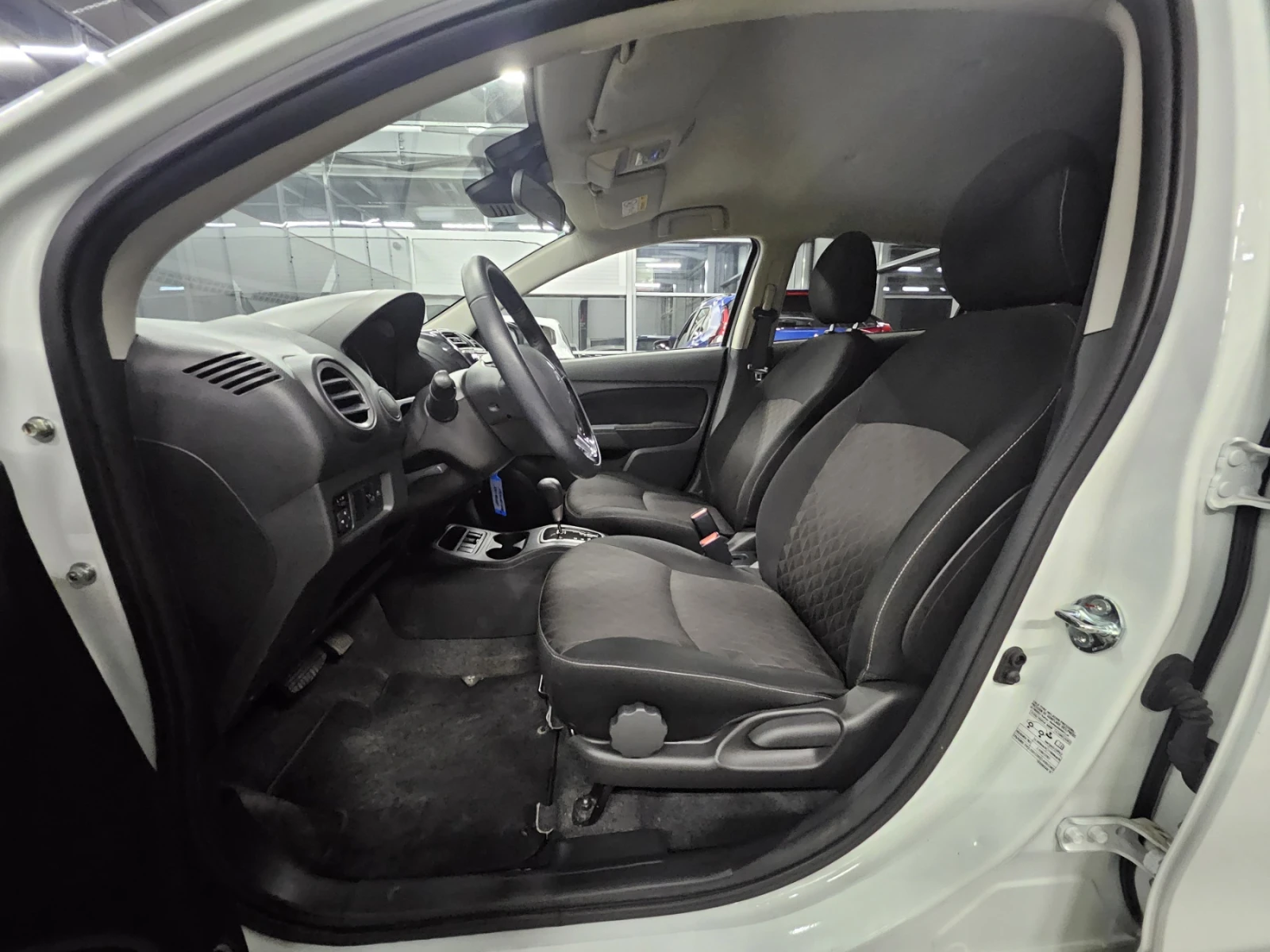 Mitsubishi Space star 1.2 AUTO - изображение 8