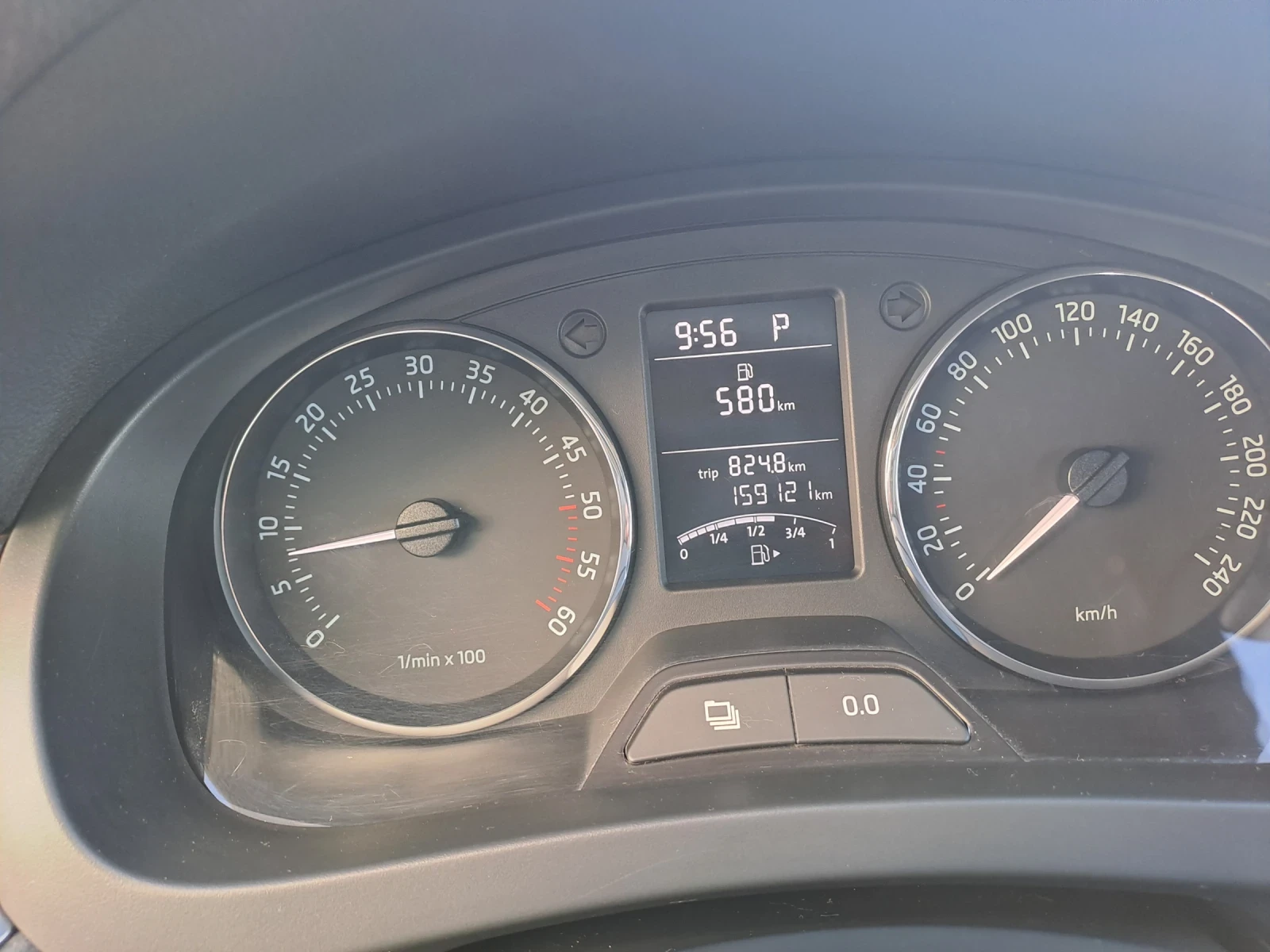 Skoda Rapid 1, 6 TDI - изображение 8