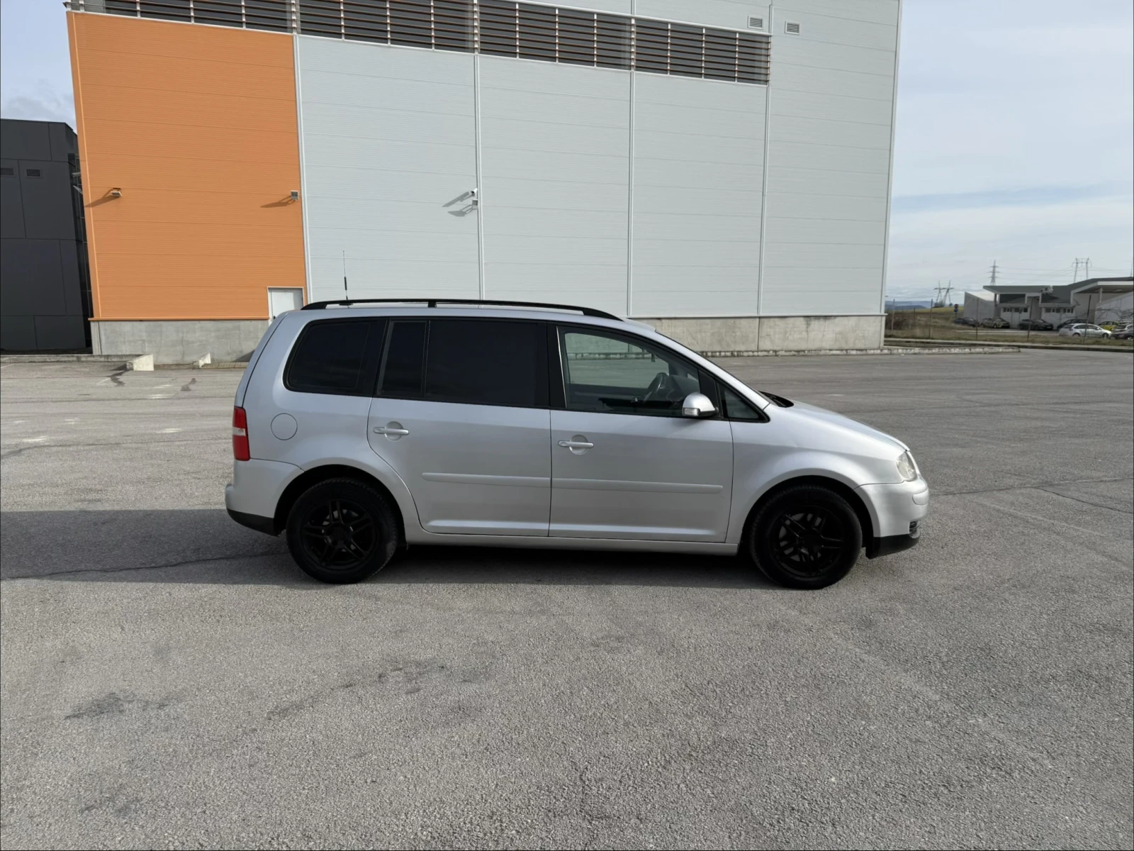 VW Touran 1.9TDi DSG, снимка 5 - Автомобили и джипове - 53756733