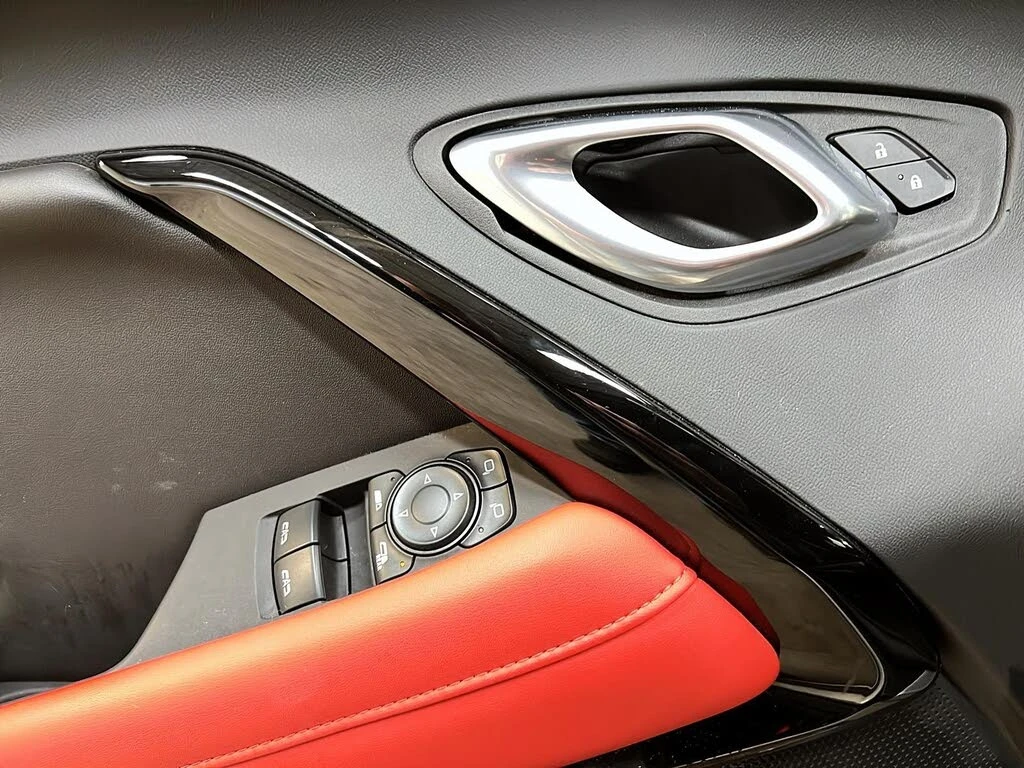 Chevrolet Camaro * АвтоКредит * (ЦЕНА ДО БГ), снимка 12 - Автомобили и джипове - 53913529