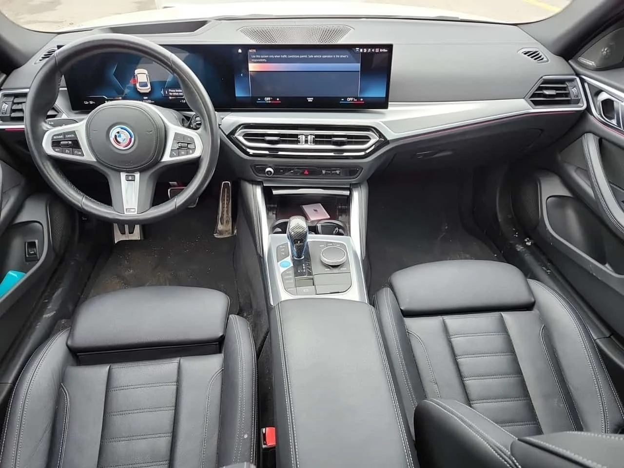 BMW i4 EDRIVE40| HARMAN KARDON| AMBIENT| PANO| 2 КЛЮЧА , снимка 10 - Автомобили и джипове - 54069561