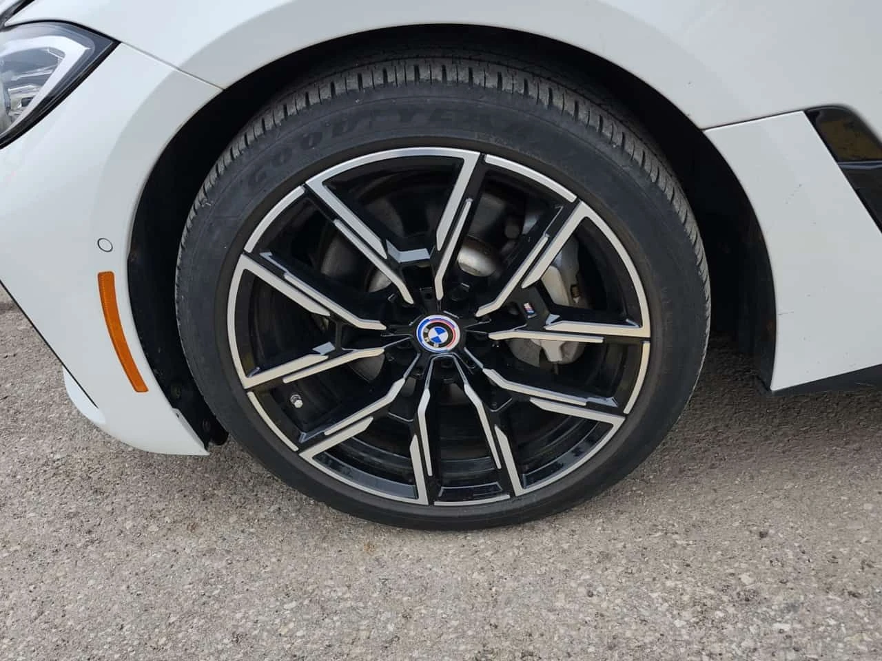 BMW i4 EDRIVE40| HARMAN KARDON| AMBIENT| PANO| 2 КЛЮЧА , снимка 7 - Автомобили и джипове - 54069561