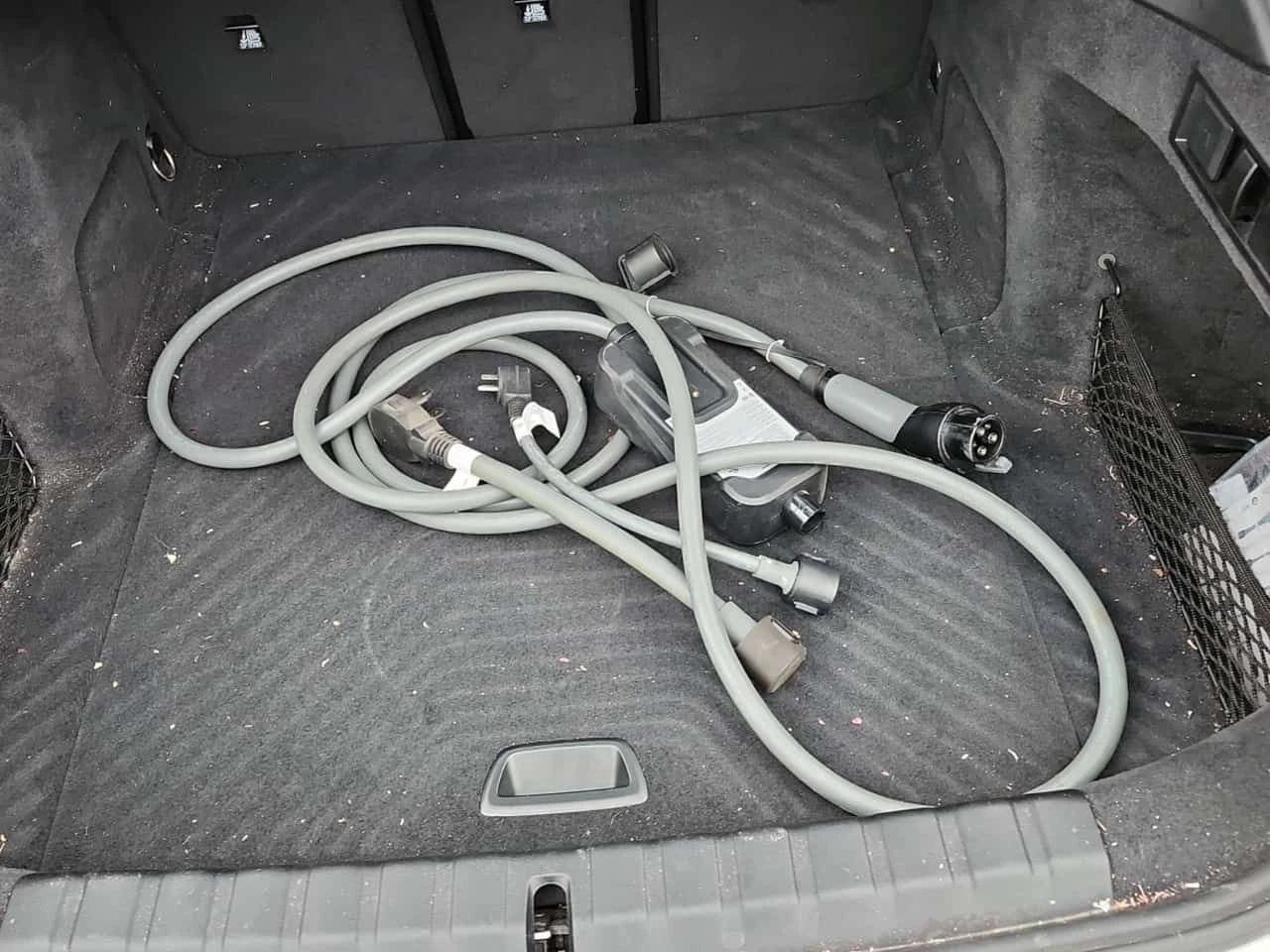 BMW i4 EDRIVE40| HARMAN KARDON| AMBIENT| PANO| 2 КЛЮЧА , снимка 14 - Автомобили и джипове - 54069561