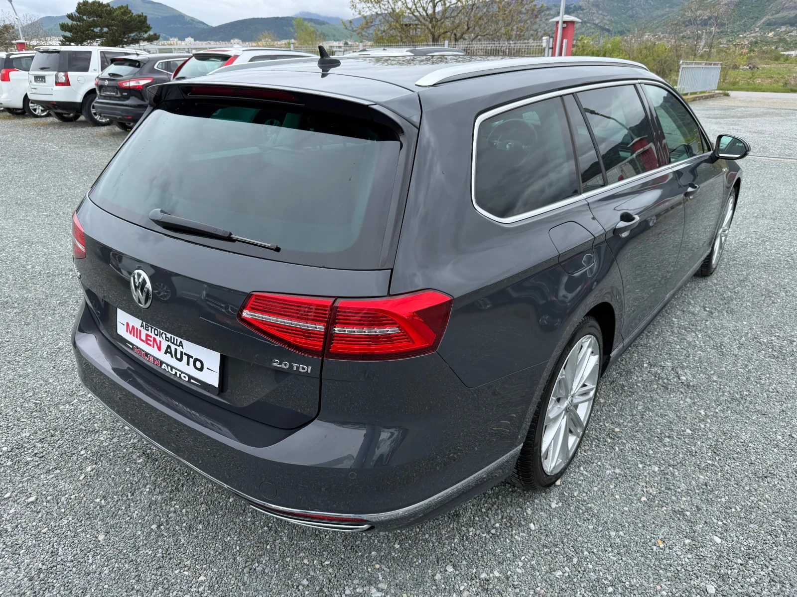 VW Passat (KATO НОВА)^(R-Line), снимка 6 - Автомобили и джипове - 54363985