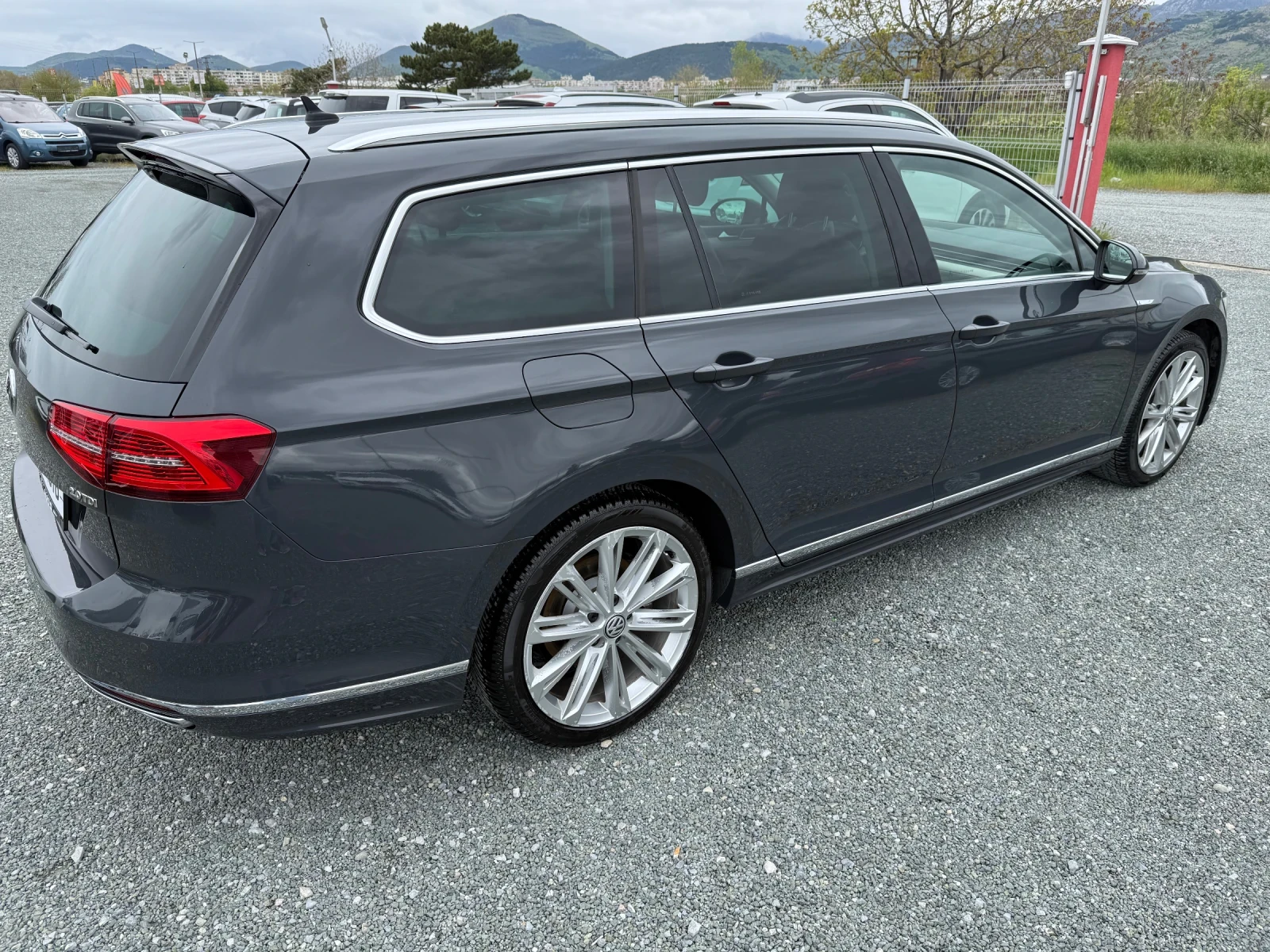 VW Passat (KATO НОВА)^(R-Line), снимка 5 - Автомобили и джипове - 54363985