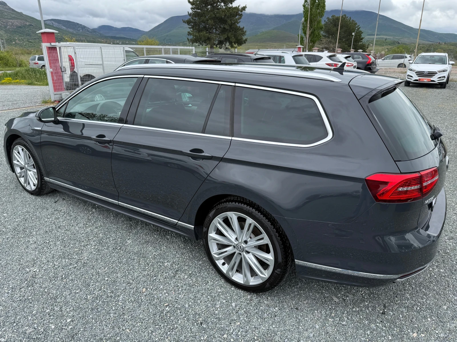 VW Passat (KATO НОВА)^(R-Line), снимка 9 - Автомобили и джипове - 54363985