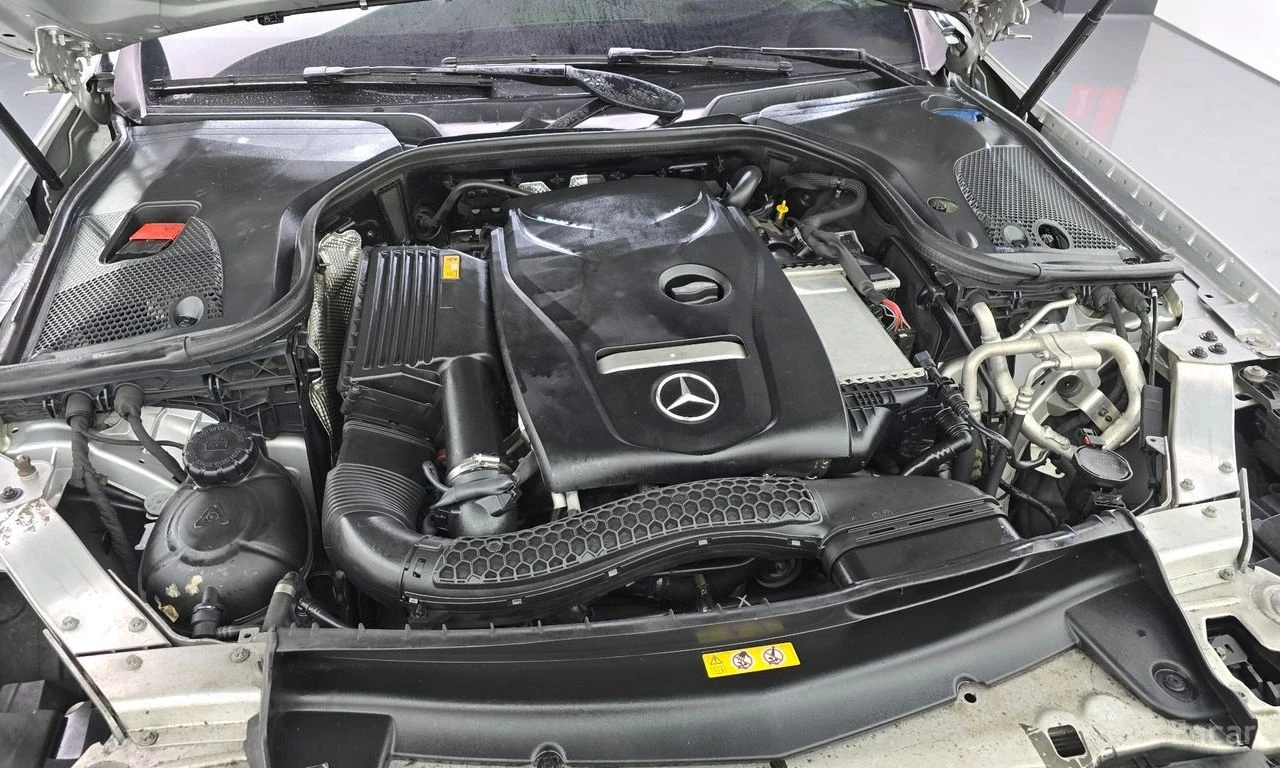 Mercedes-Benz E 300 4MATIC Exclusive* DIGITAL* 360* HEAD-UP* ОБДУХВАНЕ, снимка 17 - Автомобили и джипове - 54623377