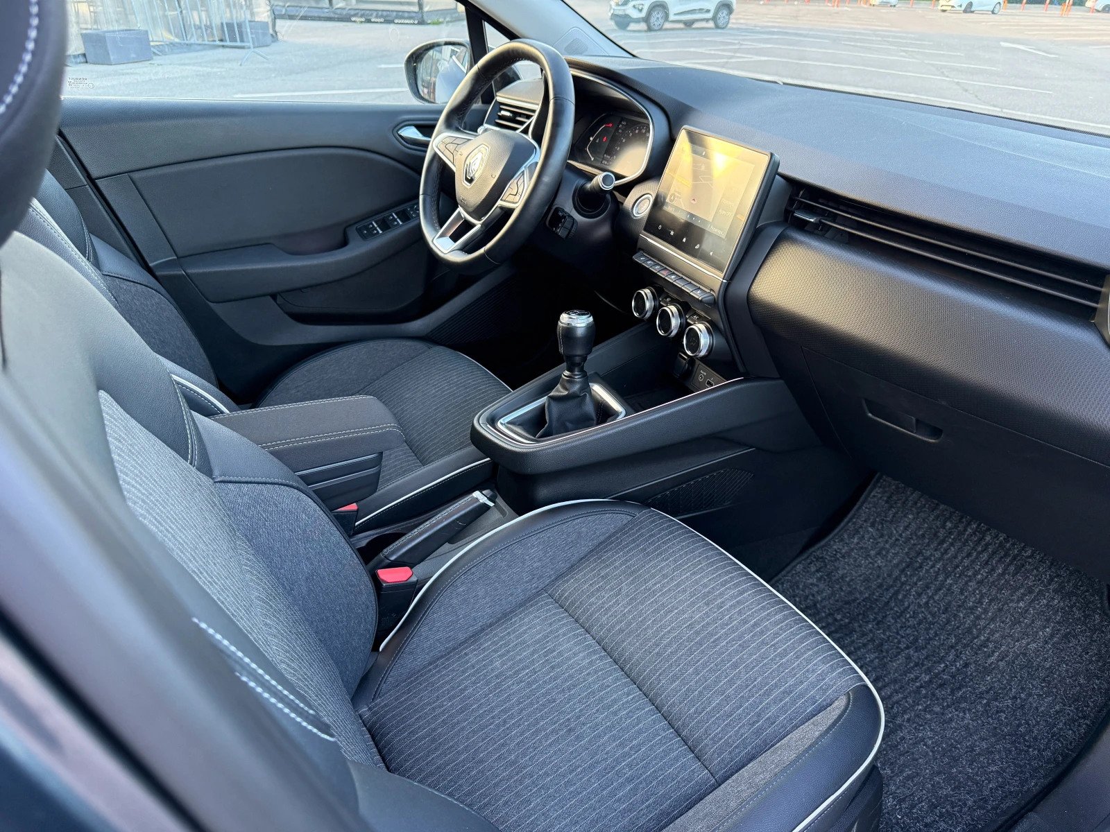 Renault Clio Intens, 100 к.с., Turbo, снимка 8 - Автомобили и джипове - 54718116