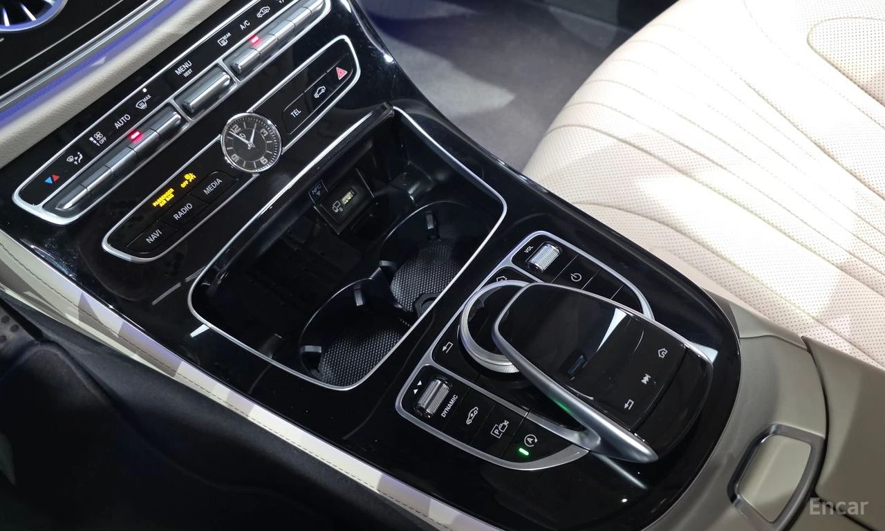 Mercedes-Benz CLS 450 4MATIC* AMG LINE* ПОДГРЕВ* ОБДУХВАНЕ* 360 КАМЕРА , снимка 7 - Автомобили и джипове - 54780750