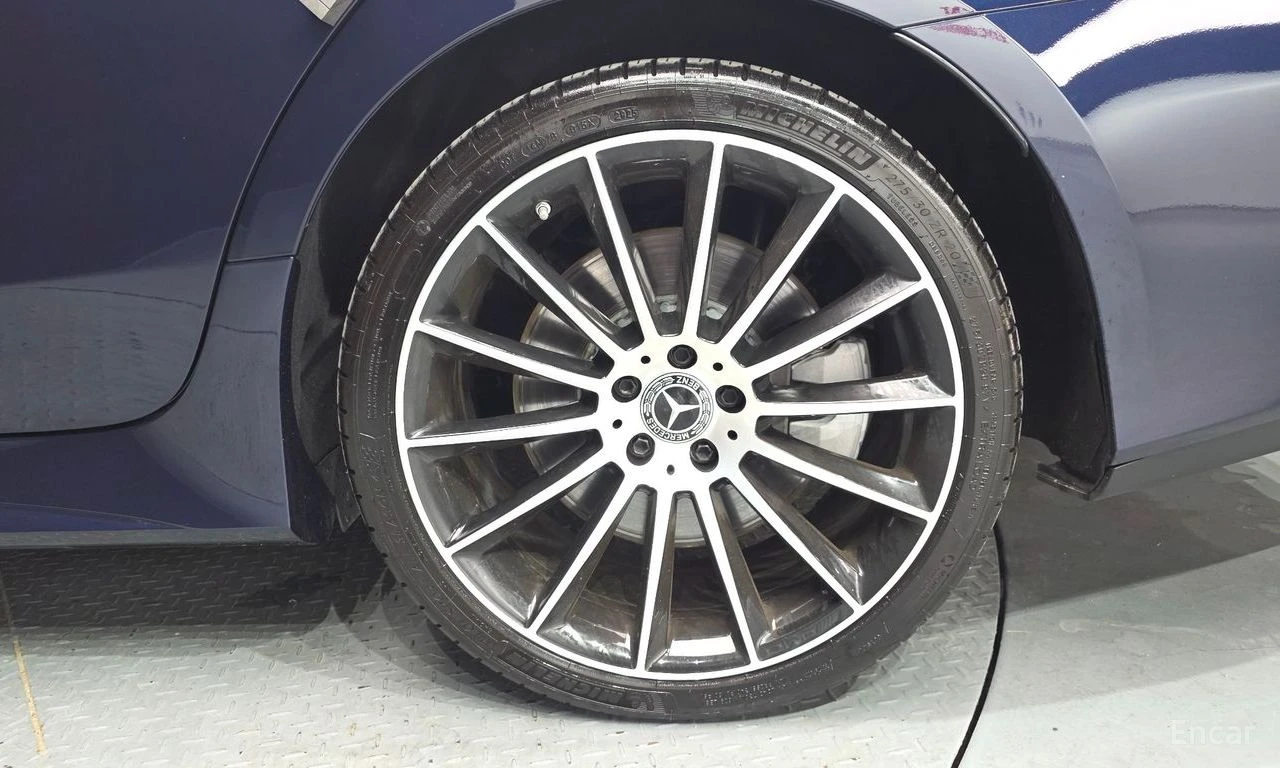 Mercedes-Benz CLS 450 4MATIC* AMG LINE* ПОДГРЕВ* ОБДУХВАНЕ* 360 КАМЕРА , снимка 13 - Автомобили и джипове - 54780750
