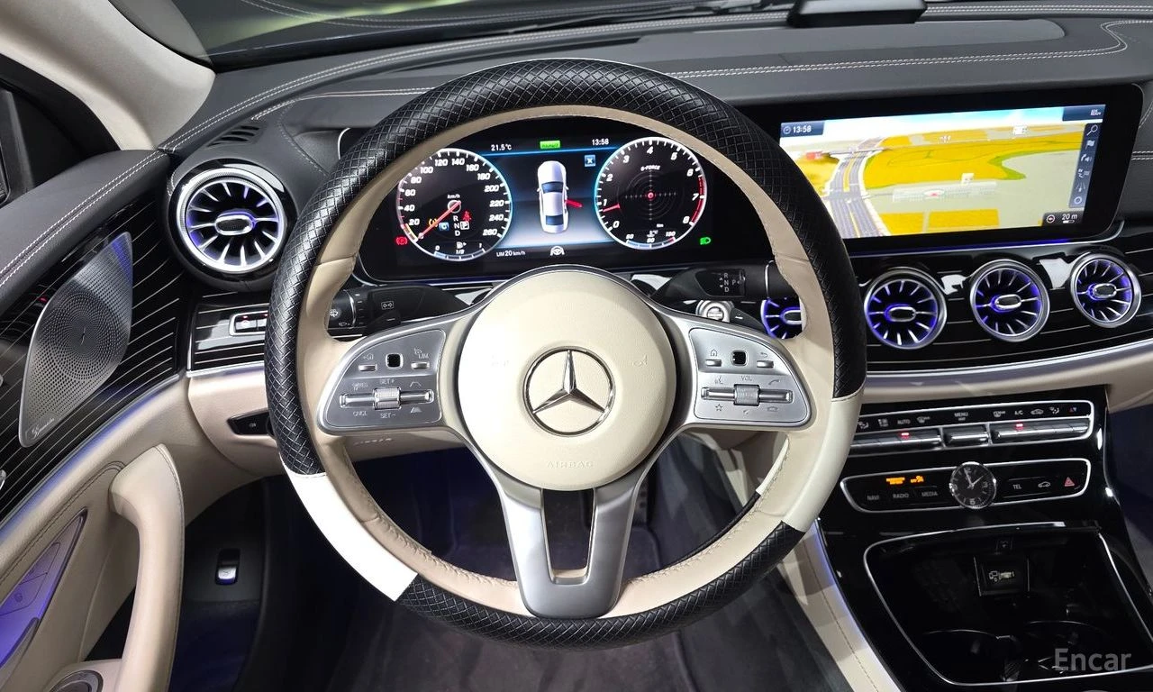 Mercedes-Benz CLS 450 4MATIC* AMG LINE* ПОДГРЕВ* ОБДУХВАНЕ* 360 КАМЕРА , снимка 4 - Автомобили и джипове - 54780750