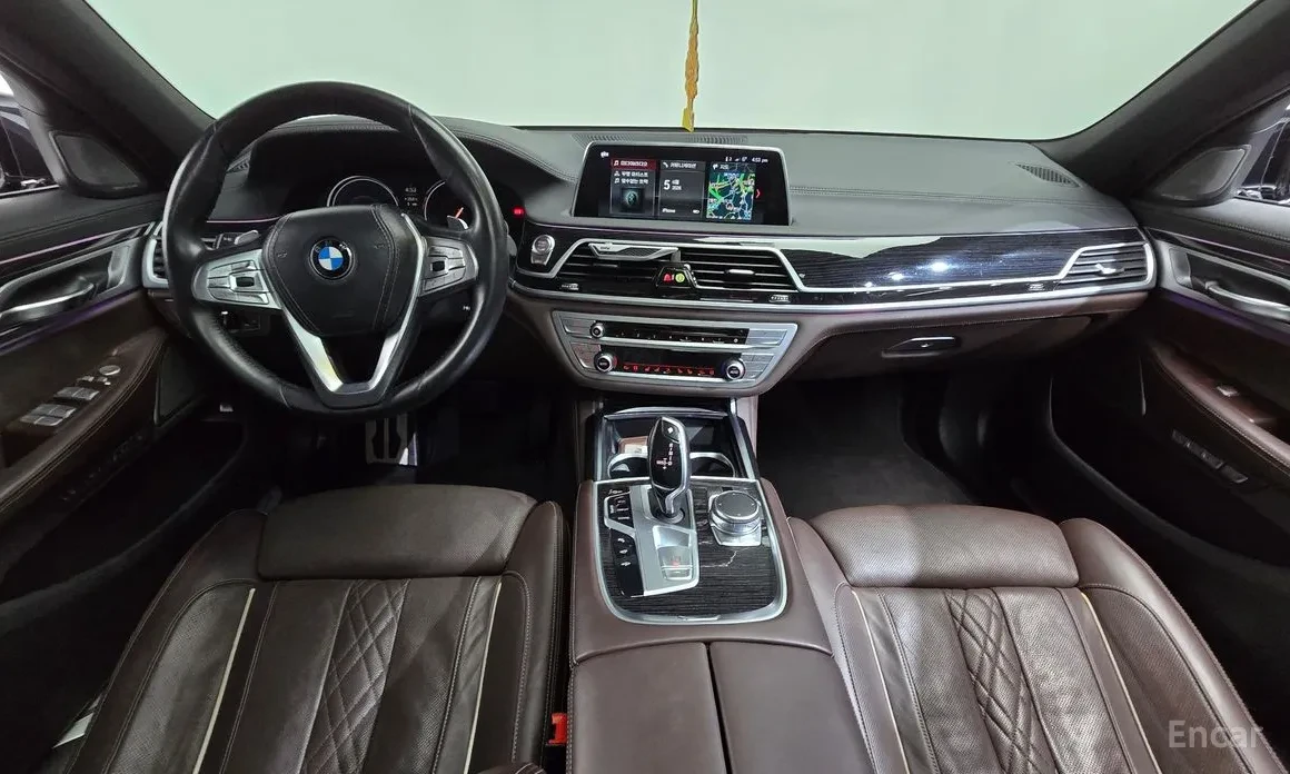 BMW 740 M-PAKET* LASER* SKY LOUNGE* EXECUTIVE LOUNGE* TV* , снимка 4 - Автомобили и джипове - 54809618