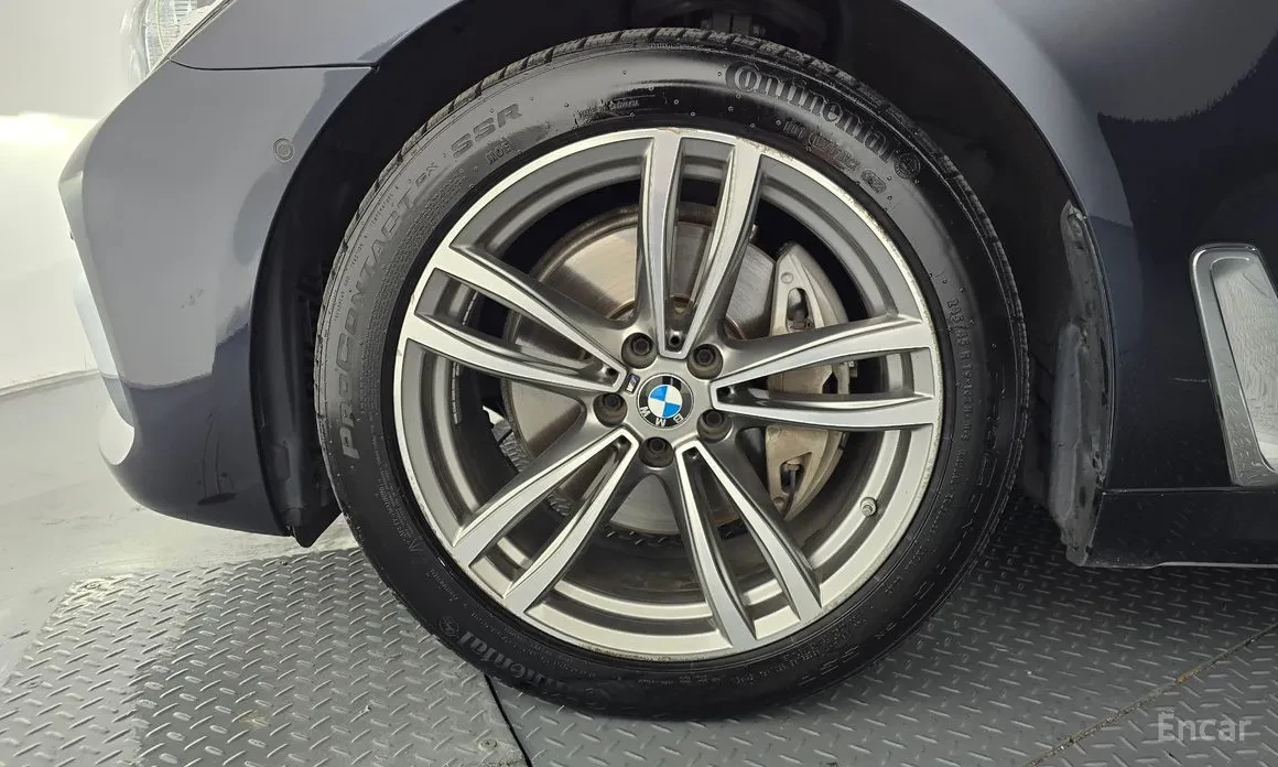 BMW 740 M-PAKET* LASER* SKY LOUNGE* EXECUTIVE LOUNGE* TV* , снимка 17 - Автомобили и джипове - 54809618