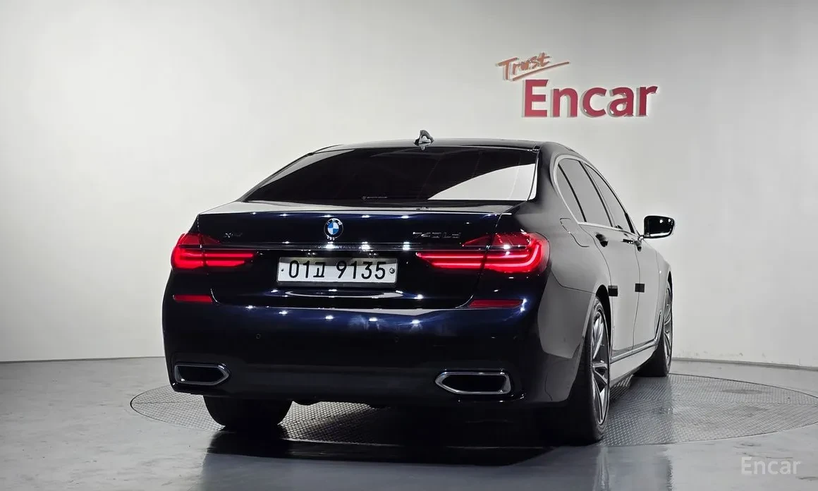 BMW 740 M-PAKET* LASER* SKY LOUNGE* EXECUTIVE LOUNGE* TV* , снимка 13 - Автомобили и джипове - 54809618