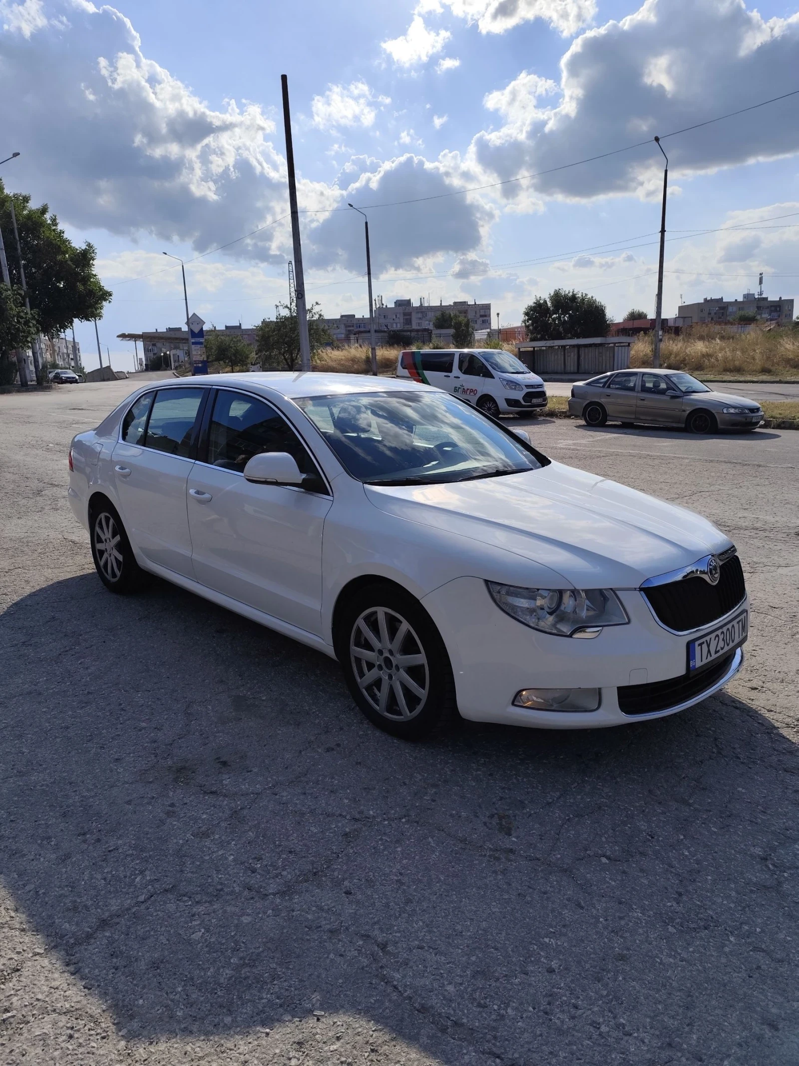 Skoda Superb Хечбек , снимка 2 - Автомобили и джипове - 55098534