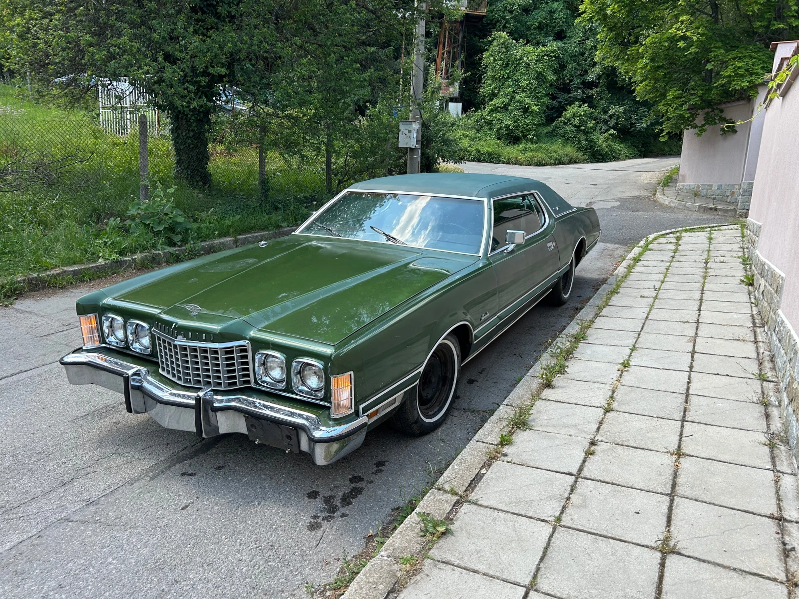 Ford Thunderbird 7.5 V8, снимка 2 - Автомобили и джипове - 55379205