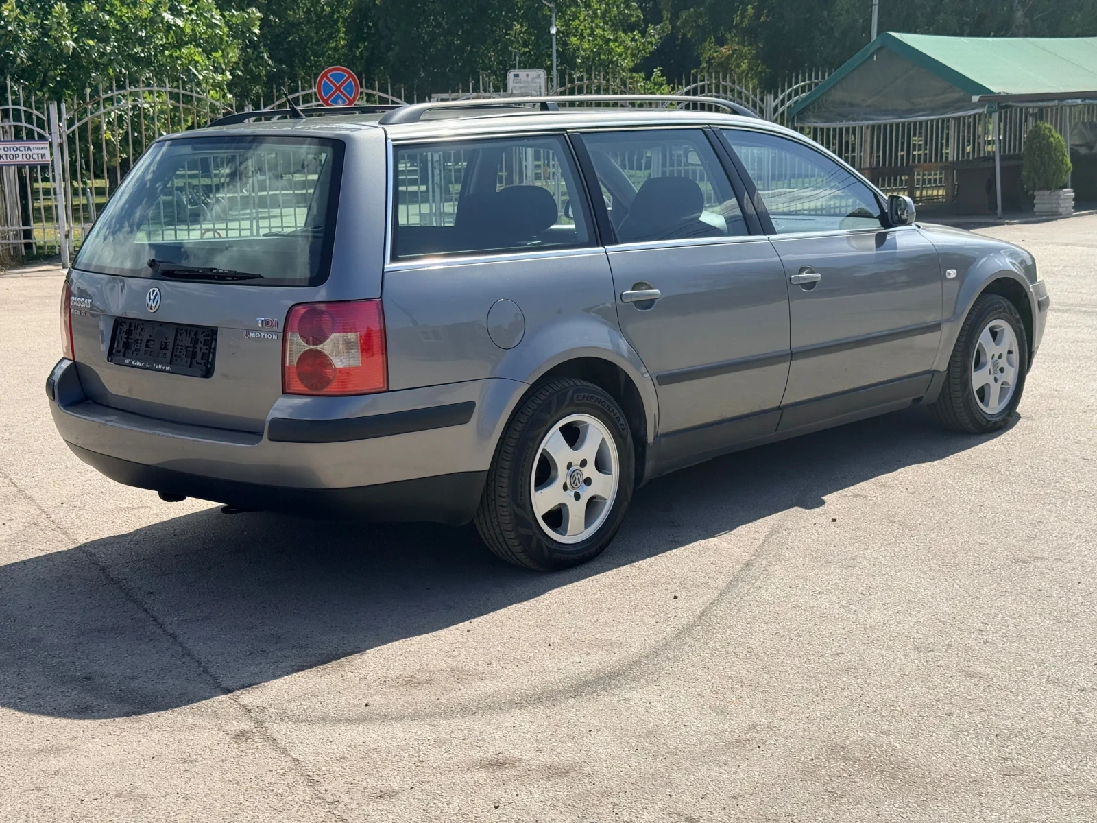 VW Passat 1.9 TDI 131к.с 4Motion, снимка 4 - Автомобили и джипове - 55448320
