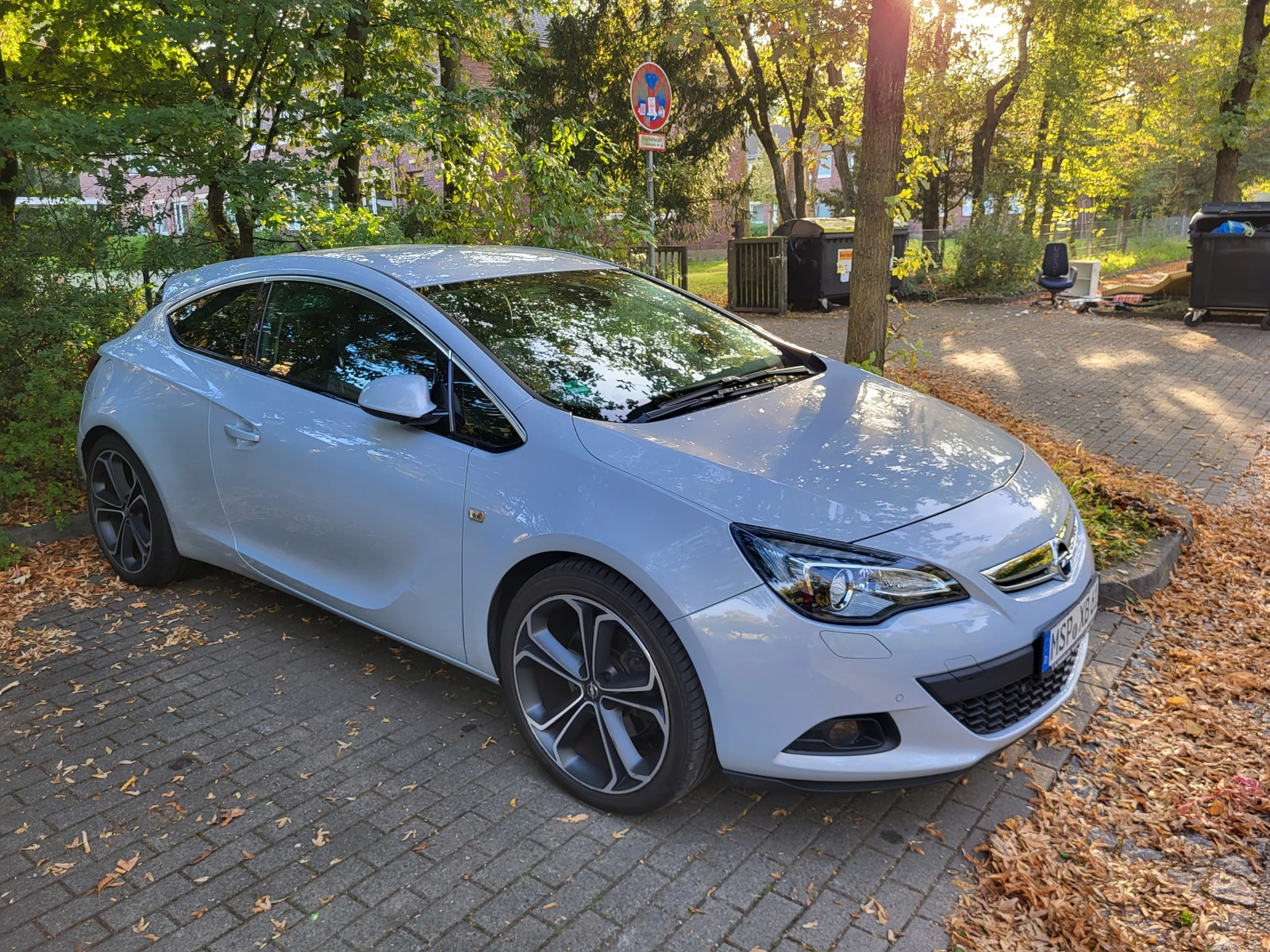 Opel Astra J GTC 1.6T OPC, снимка 4 - Автомобили и джипове - 55570724