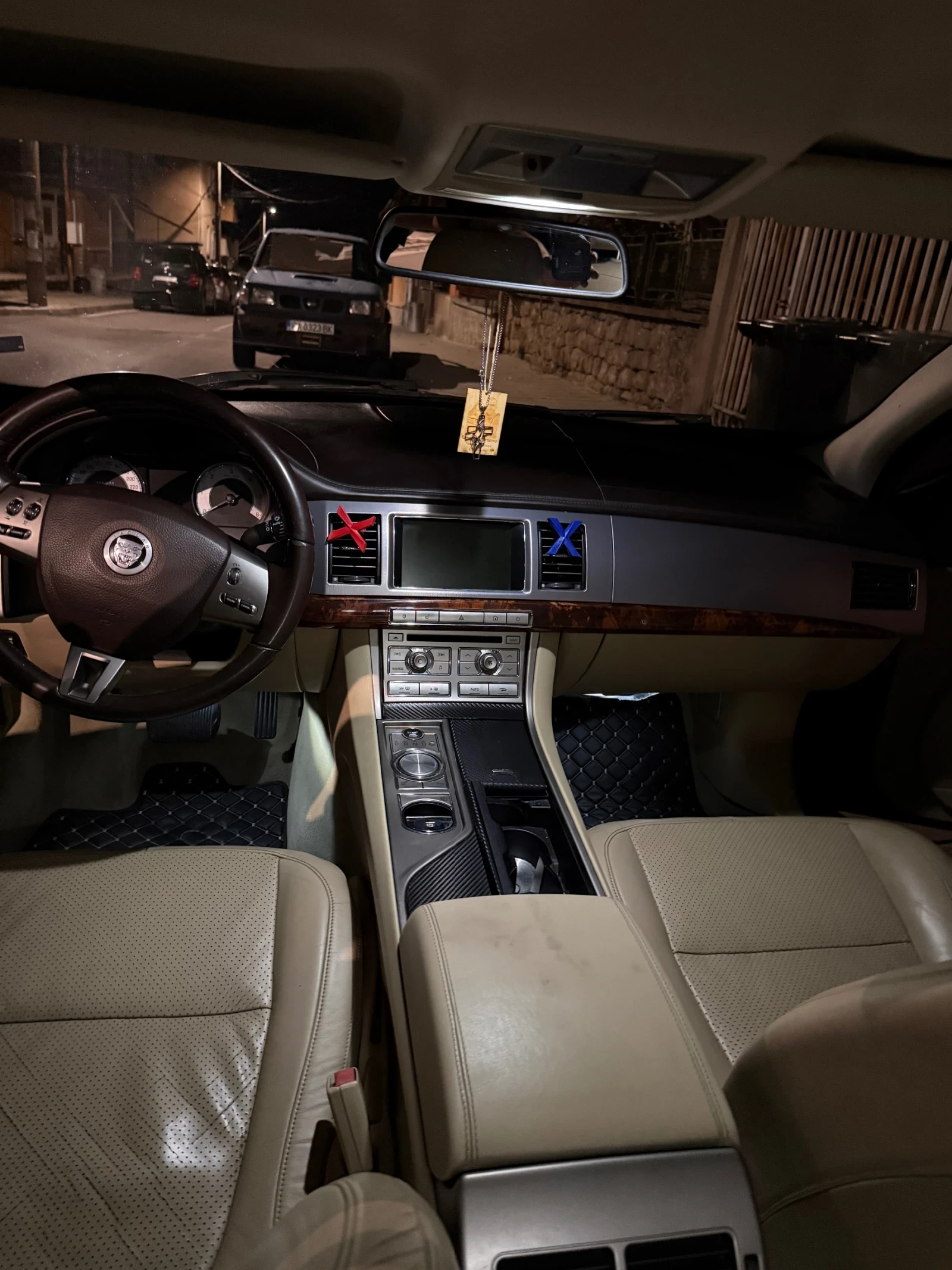 Jaguar Xf 2.7, снимка 4 - Автомобили и джипове - 55622673