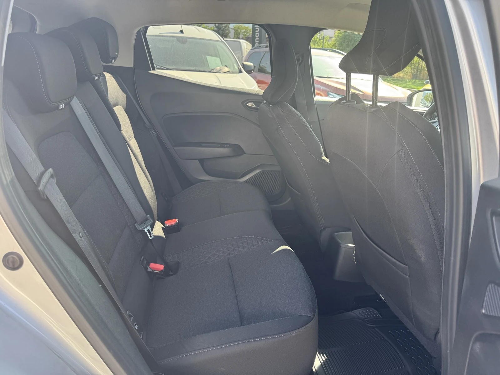 Renault Clio 1.0 Tce, снимка 10 - Автомобили и джипове - 55628848