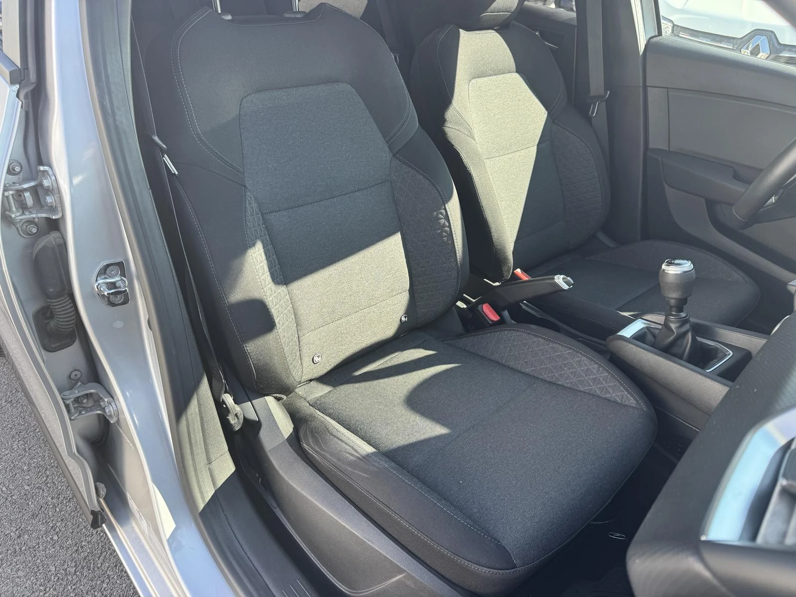 Renault Clio 1.0 Tce, снимка 9 - Автомобили и джипове - 55628848