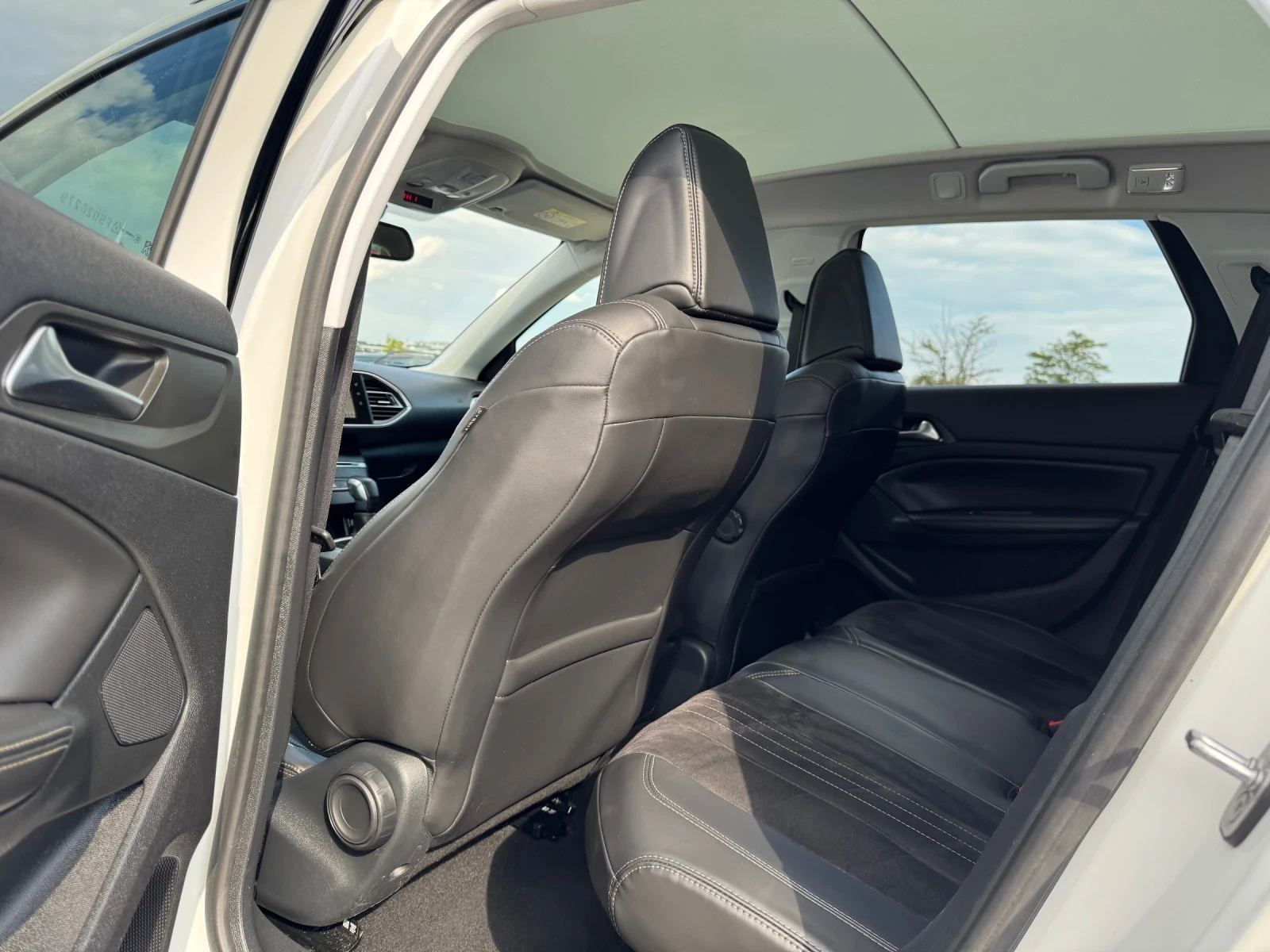 Peugeot 3008 2.0 d GT line  avtomatic, снимка 15 - Автомобили и джипове - 56107206