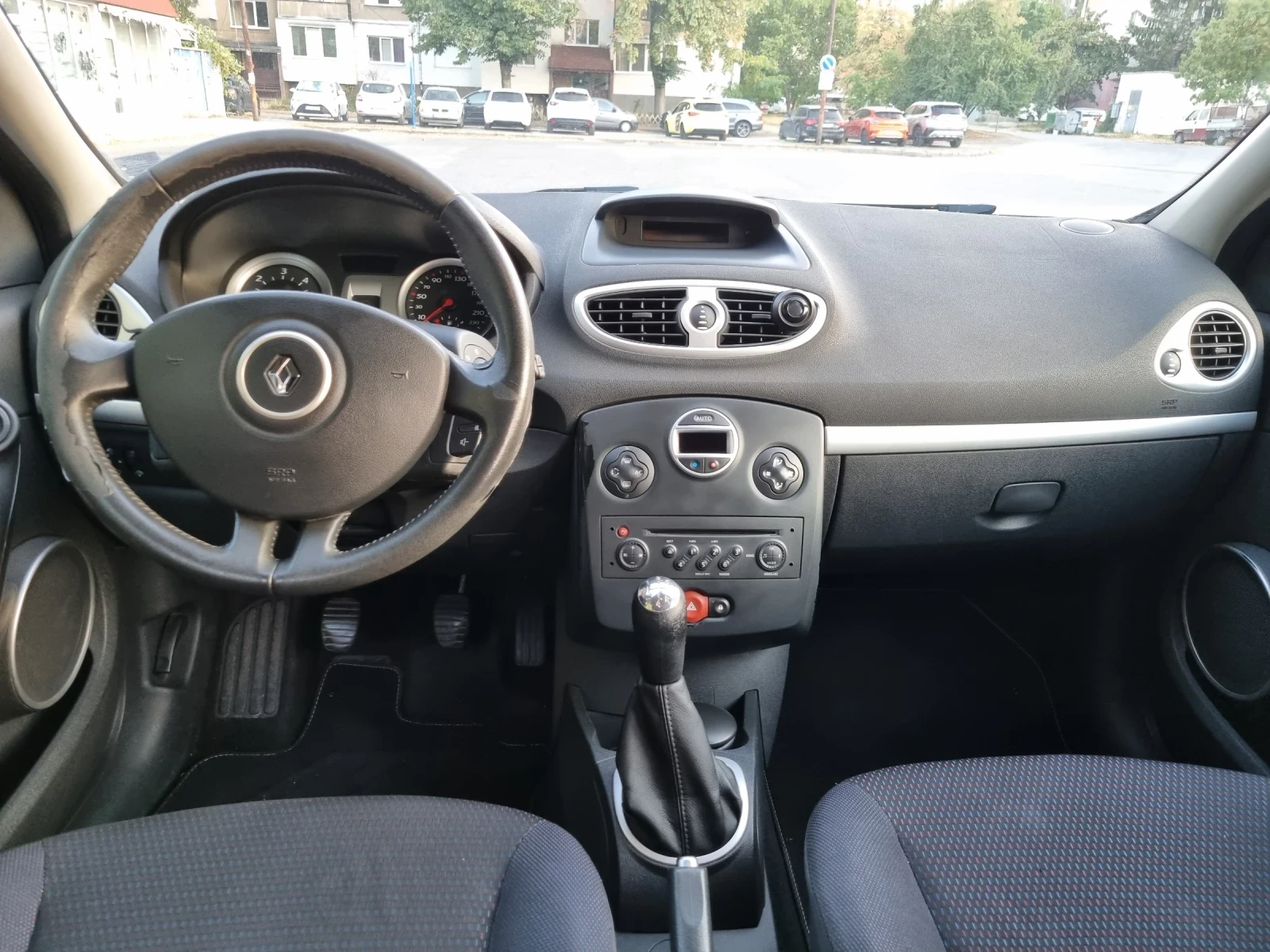 Renault Clio, снимка 13 - Автомобили и джипове - 56433026