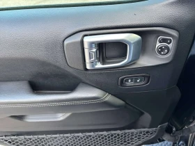 Jeep Wrangler Sahara, снимка 11