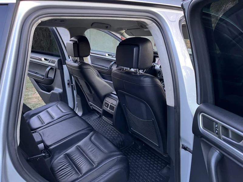 VW Touareg На пружини 8zf, снимка 11 - Автомобили и джипове - 52149139