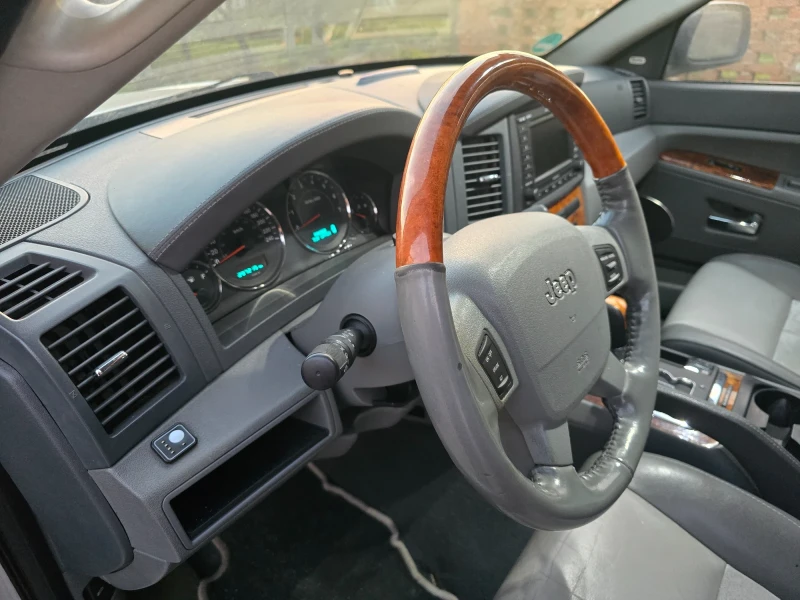 Jeep Grand cherokee 5.7HEMI OVERLAND, снимка 11 - Автомобили и джипове - 52830212