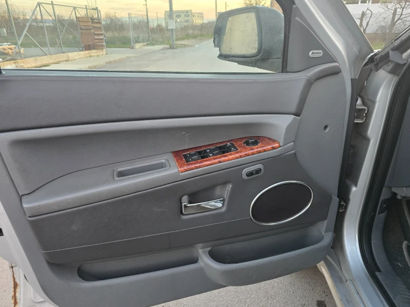 Jeep Grand cherokee 5.7HEMI OVERLAND, снимка 12 - Автомобили и джипове - 52830212