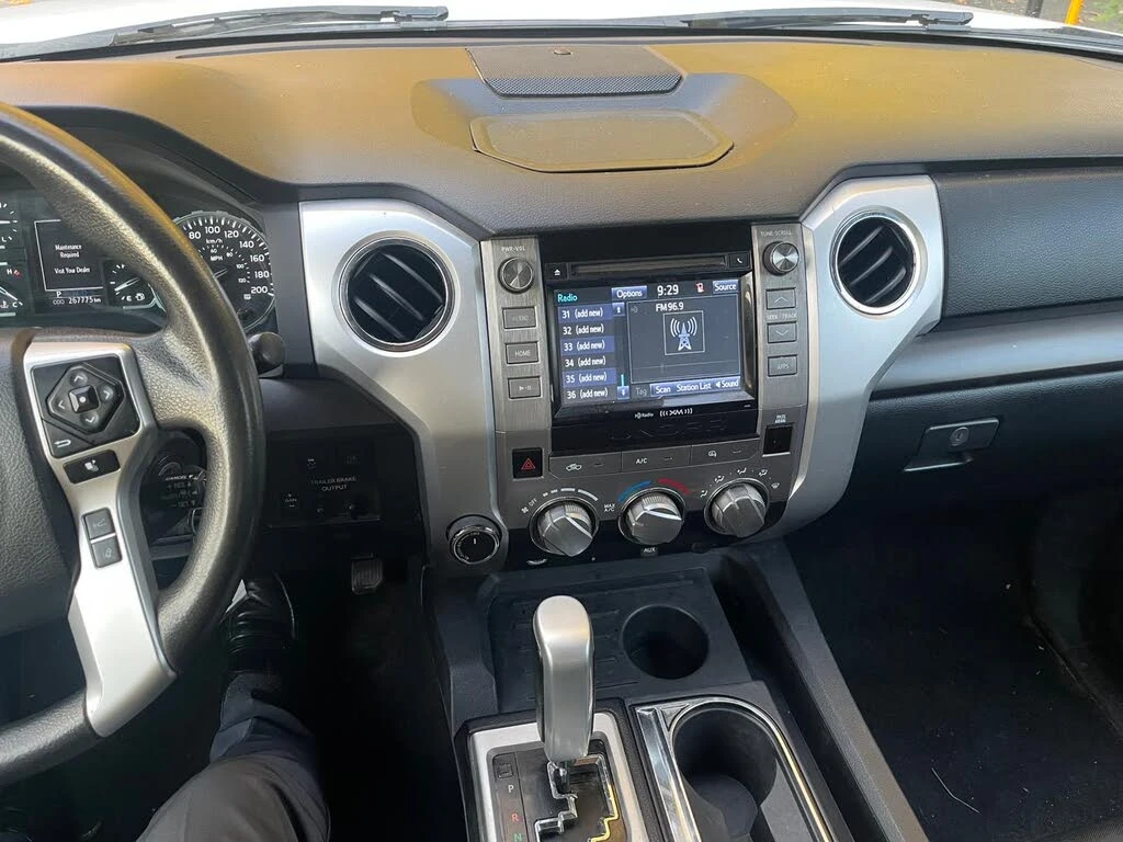 Toyota Tundra SR5 DOUBLE CAB* 4X4* 5.7 V8*  - изображение 10